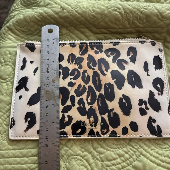 NWOT Kate Spade Leopard Clutch / Pouch / Pencil Case - Picture 6 of 9